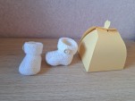 chaussons naissance et sa boite cadeau